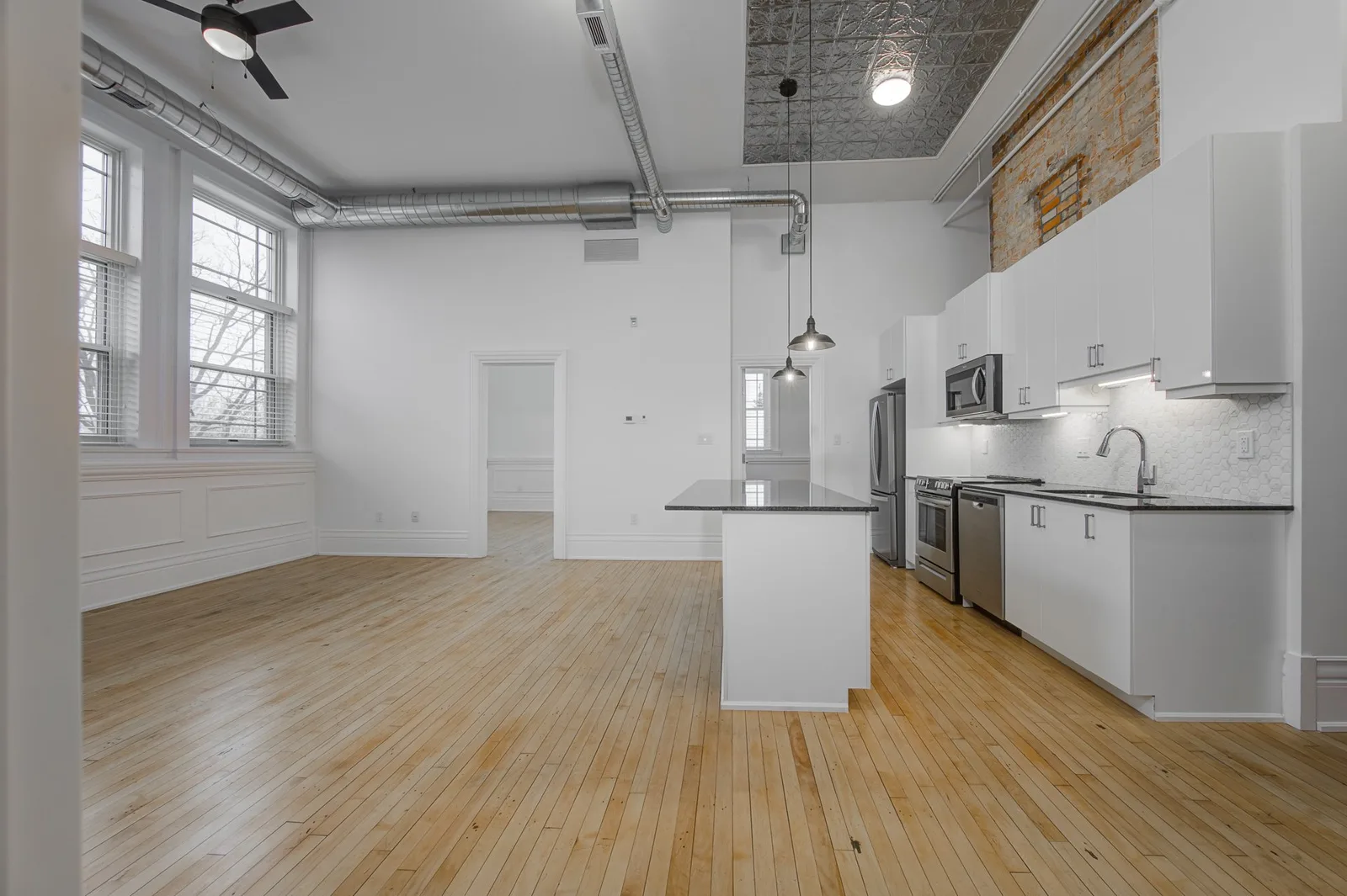 Warren - Unit 308 — suite photo